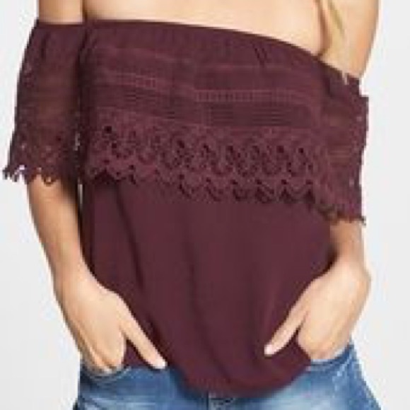 Socialite Tops - Socialite Crochet Off The Shoulder Top
